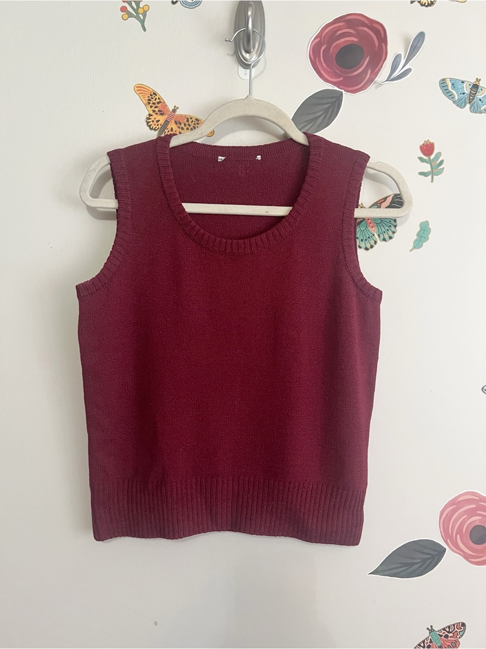 St. John Women's Sleeveless Knit Tank Top — Burgundy